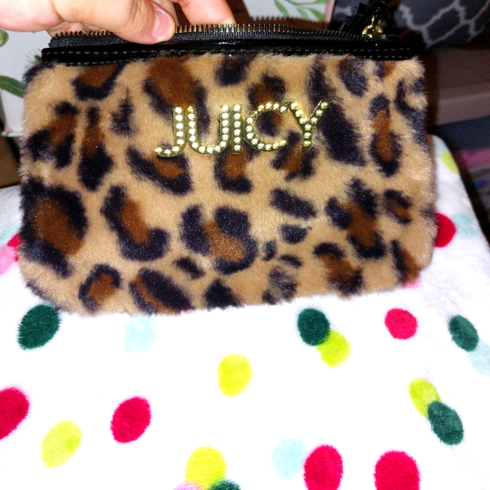 Juicy couture wristlet wallet